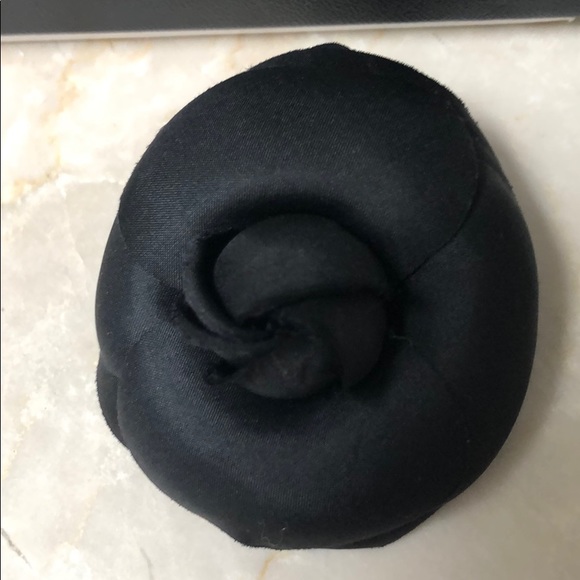 Chanel Camellia Pin - Picture 4 of 8